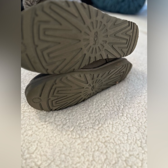 UGG Button Triplet Tall Gray Size 7 - Picture 4 of 4